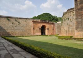 ಬೆಂಗಳೂರು ಮಣ್ಣಿನ ಕೋಟೆ