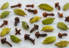 ಏಲಕ್ಕಿ ಮತ್ತು ಲವಂಗ