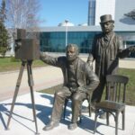 ಡಿಸೆಂಬರ್ 28 ರಂದು ಫ್ರಾನ್ಸ್ನ ಲುಮಿಯೇರ್ ಸಹೋದರರು ಮೊದಲ ಬಾರಿಗೆ ಚಲನಚಿತ್ರವನ್ನು ಸಾರ್ವಜನಿಕರಿಗೆ ಪ್ರದರ್ಶಿಸಿದರು 27 ಲುಮಿಯೇರ್ ಸಹೋದರರು ಮೊದಲ ಬಾರಿಗೆ ಚಲನಚಿತ್ರವನ್ನು ಸಾರ್ವಜನಿಕರಿಗೆ ಪ್ರದರ್ಶಿಸಿದರು