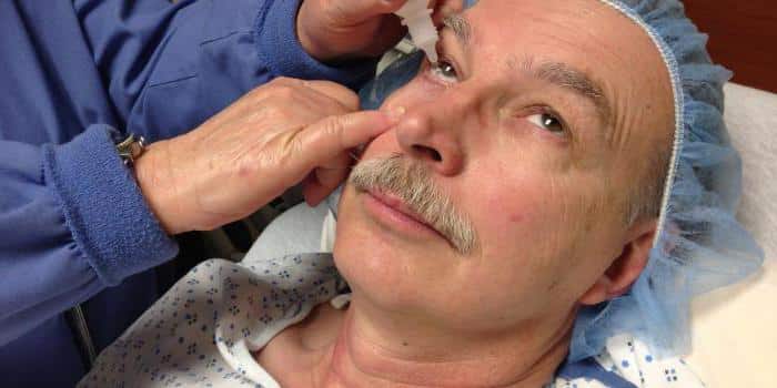 ಕಣ್ಣಿನಲ್ಲಿ ಪೊರೆ ಬರುವುದು ಹೇಗೆ? ಕಾರಣ ಏನಿರಬಹುದು? 1 ಕಣ್ಣಿನಲ್ಲಿ ಪೊರೆ