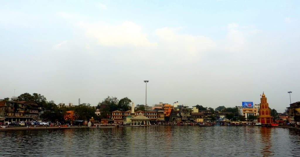 ಗೋದಾವರಿ ಘಟ್ಟಗಳು ಮತ್ತು ಸುತ್ತಲಿನ ಐತಿಹಾಸಿಕ ದೇಗುಲಗಳು 1 ಗೋದಾವರಿ ಘಟ್ಟ