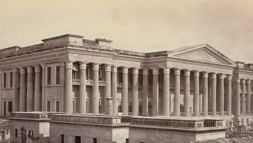 ಮೊದಲ ಹೋಮಿಯೋಪತಿ ವೈದ್ಯಕೀಯ ಕಾಲೇಜನ್ನು ಕೋಲ್ಕತ್ತಾದಲ್ಲಿ ಸ್ಥಾಪಿಸಲಾಯಿತು