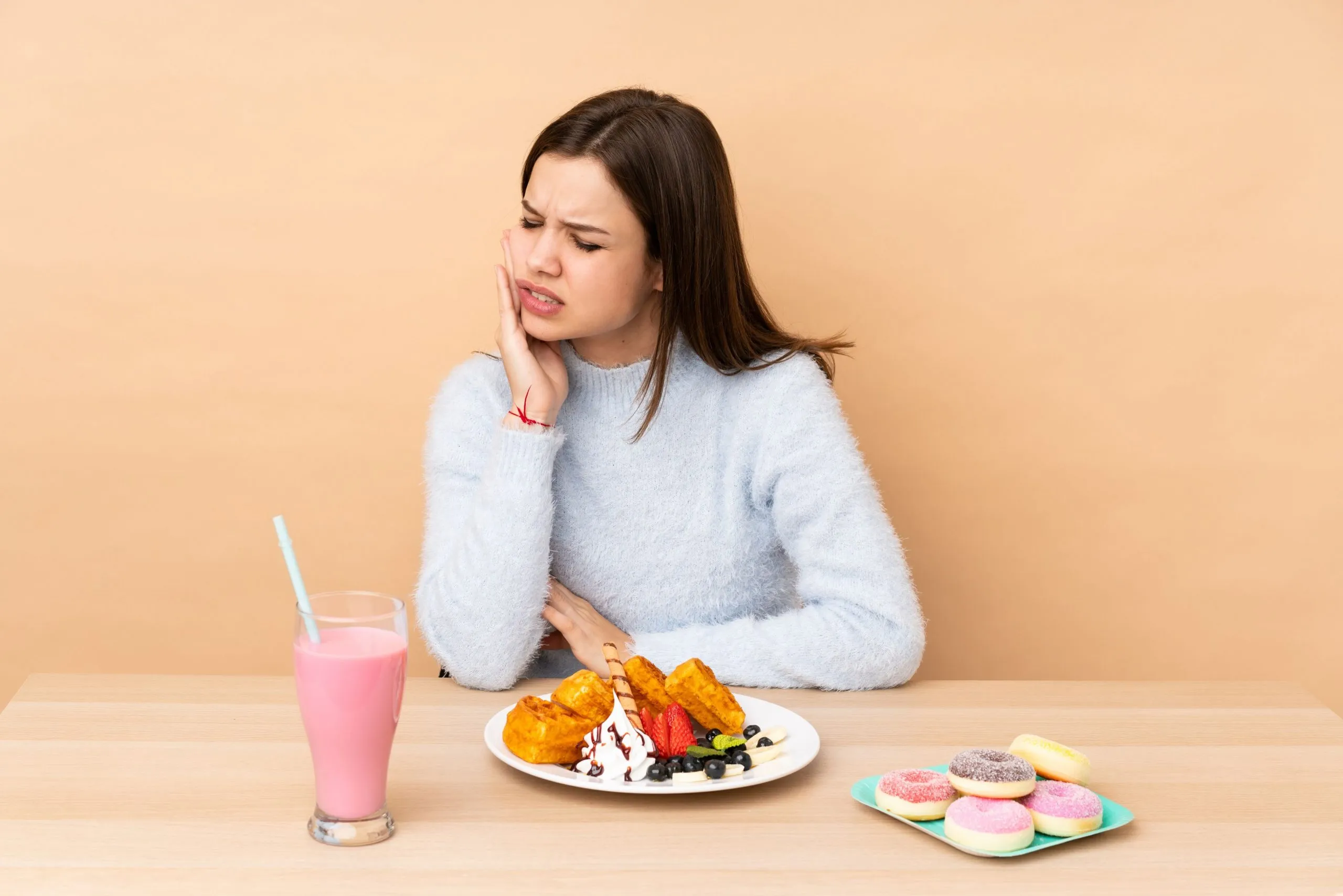 ಹಲ್ಲುಗಳ ಆರೋಗ್ಯಕ್ಕೆ ಯಾವ ಯಾವ ಆಹಾರ ಒಳ್ಳೆಯದು ಮತ್ತು ಯಾವ ಆಹಾರಗಳನ್ನು ಸೇವಿಸಬಾರದು? 1 ಹಲ್ಲುಗಳ ಆರೋಗ್ಯಕ್ಕೆ ಯಾವ ಯಾವ ಆಹಾರ ಒಳ್ಳೆಯದು