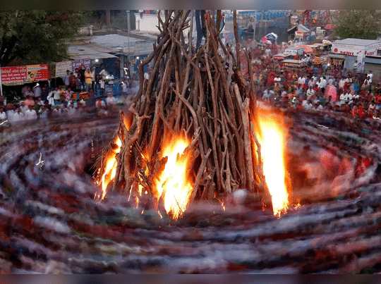 ಈ ವರ್ಷ ಮಾರ್ಚ್ 7 ರಂದು ಹೋಳಿ ದಹನ ಆಚರಿಸಲಾಗುತ್ತದೆ 1 ಹೋಳಿ ದಹನ